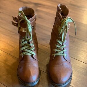 Brown Leather Ankle Boots with Beige Laces